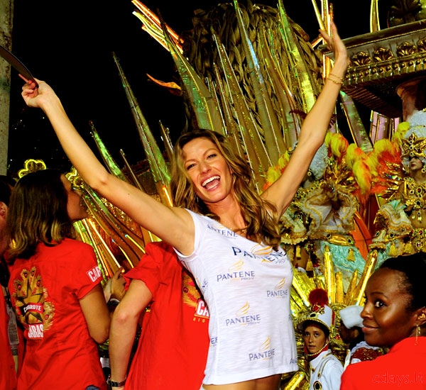 Gisele Bundchen Rio Karnavalı'nı salladı!