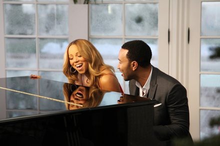 Mariah Carey – When Christmas Comes ( John Legend )