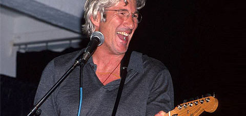 Richard Gere'ın gitarları satıldı