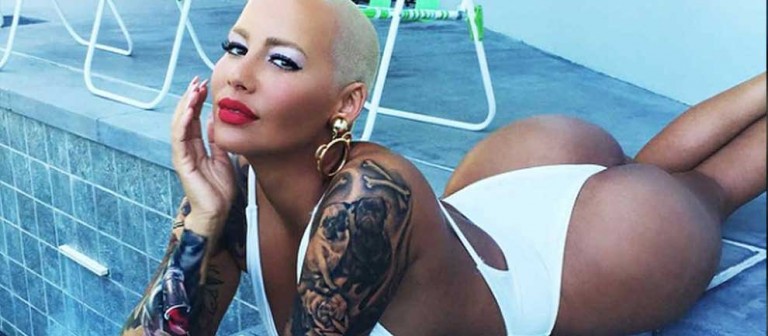 Amber Rose Takma Kalça Kullandı