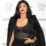 Kylie Kardashian Flaşların Son Kurbanı Oldu  – 18