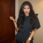 Kylie Kardashian Flaşların Son Kurbanı Oldu  – 21