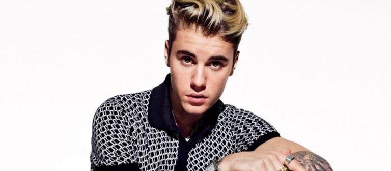 Justin Bieber Burnunu Deldirdi!