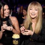 Kendall-Jenner-Gigi-Hadid-MTV-Film-Ödülleri-2016-20