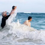 funny-crazy-wedding-photographers-behind-the-scenes-45-5774e319bbb66__700