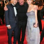 sean-penn-ve-sevgilisi-08
