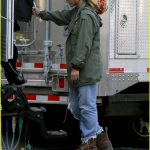 rihanna-returns-to-the-set-of-oceans-eight-22