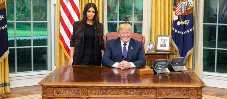 Kim Kardashian Donald Trump’tan ‘af’ istedi