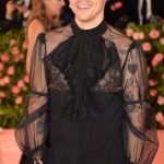 rs_634x1024-190818124825-634-harry-styles.cm.81819