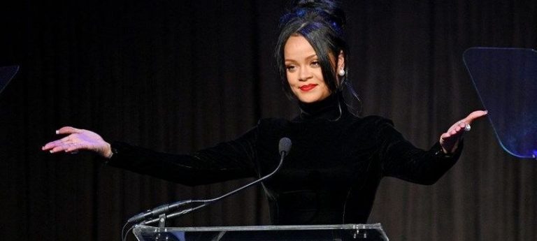 Rihanna:Albüm yok dünyayı kurtarıyorum