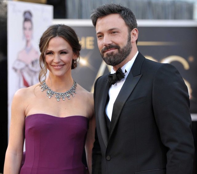 BEN AFFLECK İLE ANA DE ARMAS TATİLE ÇIKTI