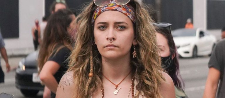 PARIS JACKSON FLOYD İÇİN YÜRÜDÜ