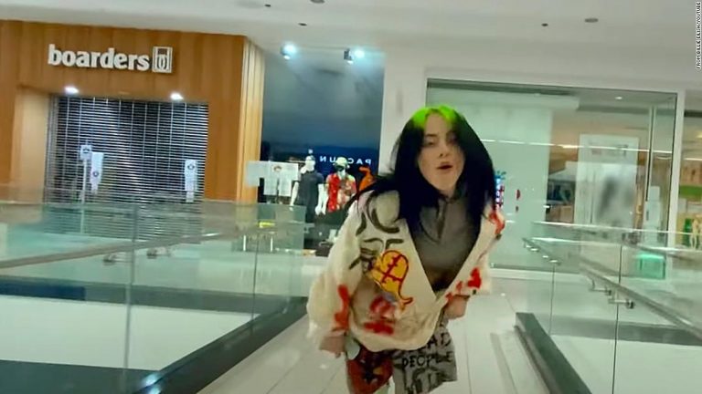 BILLIE EILISH, HAYRANLARINI SEVİNDİRDİ