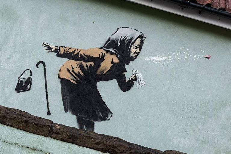 Banksy, yeni bir eseriyle yine ortaya çıktı