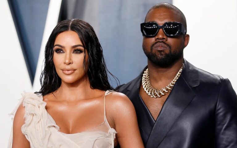 Kanye West servetini katladı