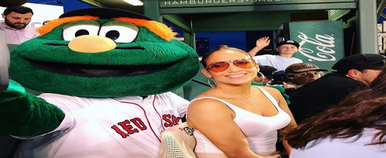 RED SOX’TAN JENNIFER LOPEZ’E BÜYÜK İLGİ