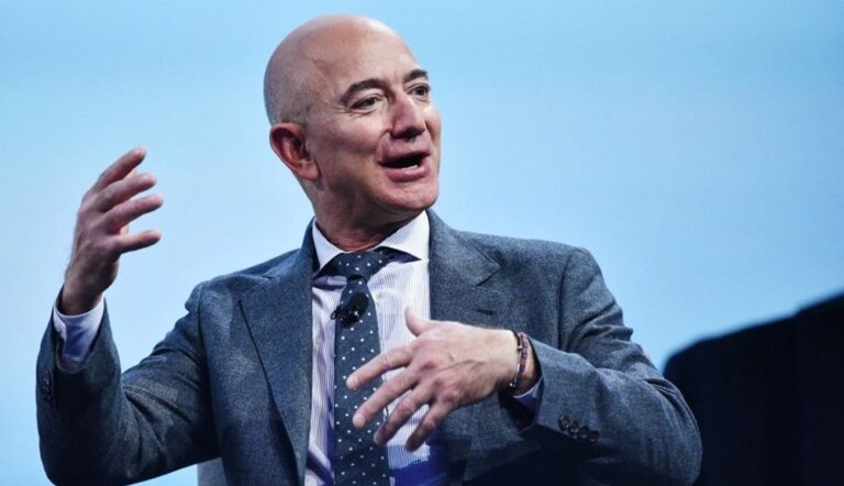 ‘BEZOS DÜNYAYA DÖNMESİN’ KAMPANYASI