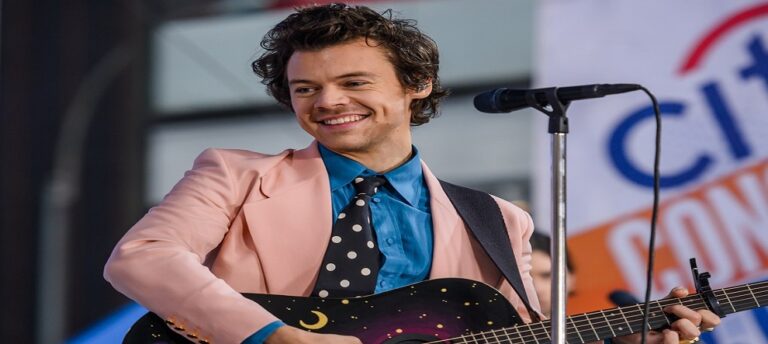 HARRY STYLES KOZMETİK PATRONU OLUYOR