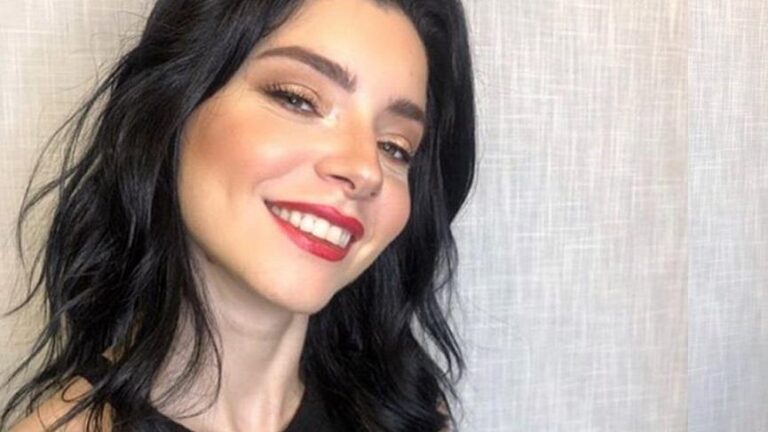 MERVE BOLUĞUR, INSTAGRAM’DAN SORU-CEVAP YAPTI