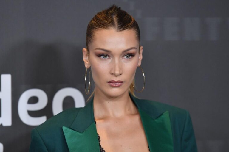 Bella Hadid’in takıları Türk tasarımcıdan