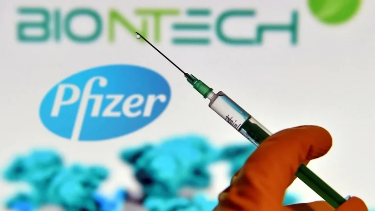 BioNTech ve Pfizer’ın Omicron varyantına karşı bir aşı geliştirmek için çalışmalara başladı