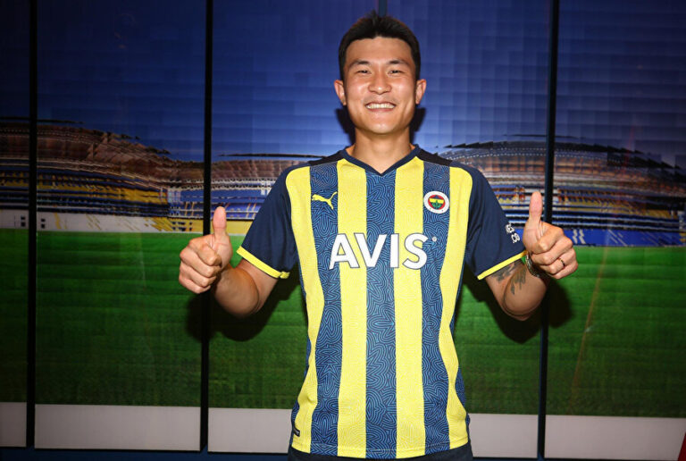 Menajeri apar topar İstanbul’a geldi! Kim Min Jae, Fenerbahçe’den uçuyor