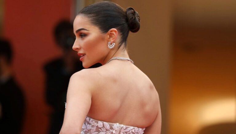 Güzellik kraliçesi Olivia Culpo kıyafeti nedeniyle uçağa alınmadı