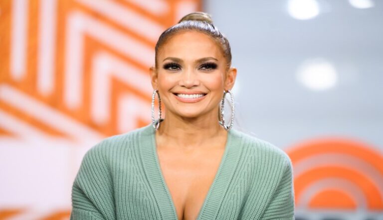 Jennifer Lopez paylaştı, sosyal medya yıkıldı. 52 yaşındaki Lopez kusursuz fiziğiyle görenleri hayran bıraktı