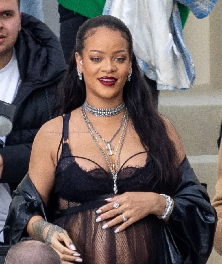 Rihanna’nın cesur hamile stili