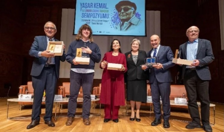 Yaşar Kemal’in bin bir çiçekli bahçesi kapılarını açtı