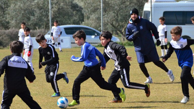 Çanakkale Şehitlerini Anma Futbol Turnuvasında Santra Yapıldı