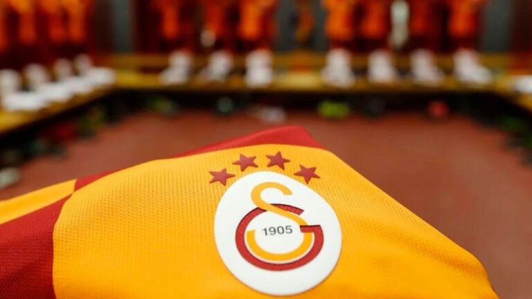 Galatasaray savunmasına duvar örmeye geliyor.