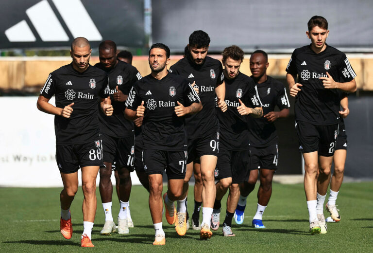 Beşiktaş tur şansını mucizelere bıraktı