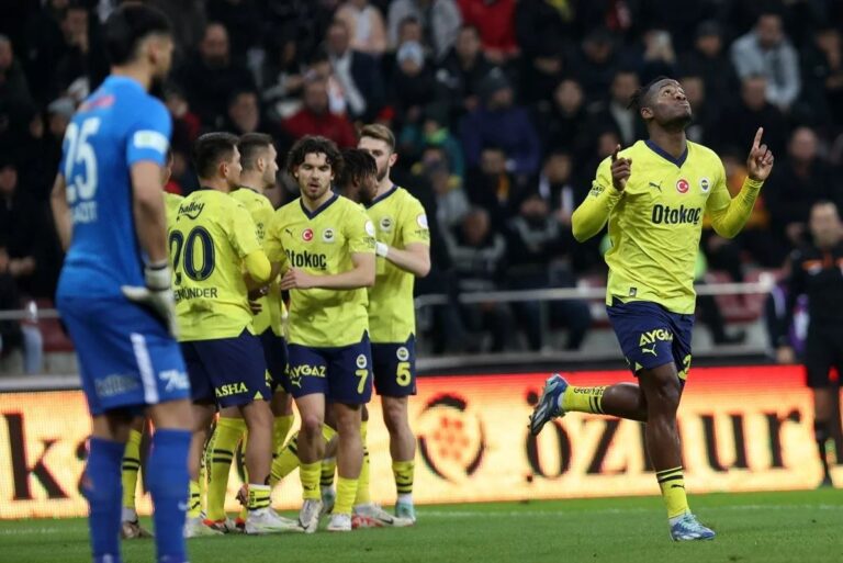 Kayseri’de gol yağmuru. Fenerbahçe, Michy Batshuayi’nin hat-trick