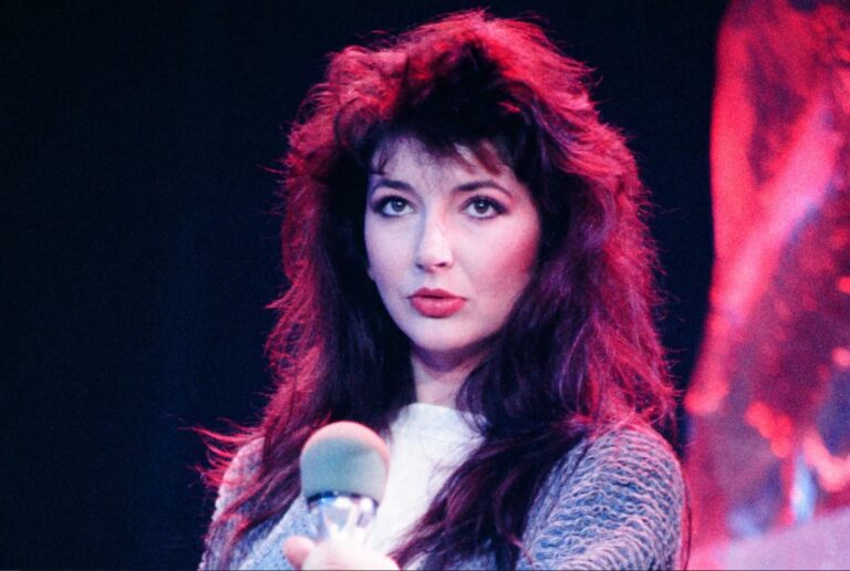 Kate Bush, 38 yıllık şarkıyla servetine servet kattı