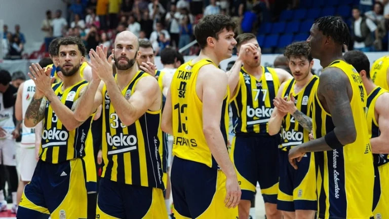 Aliağa Petkimspor’u rahat geçen Fenerbahçe Beko adını yarı finale yazdırdı