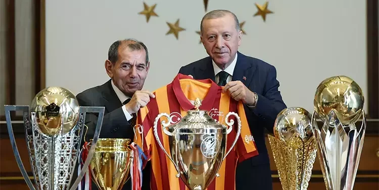 Cumhurbaşkanı Erdoğan Galatasaray’ı kabul etti