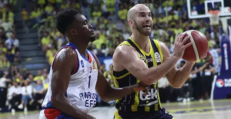 Fenerbahçe Beko Anadolu Efes’e son saniyede yenildi