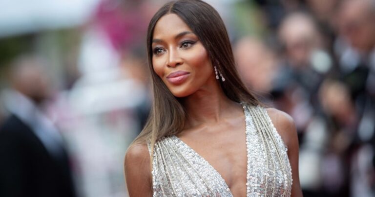 Ünlü model Naomi Campbell’dan taşıyıcı anne itirafı