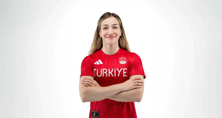 Buse Naz Çakıroğlu çeyrek finalde