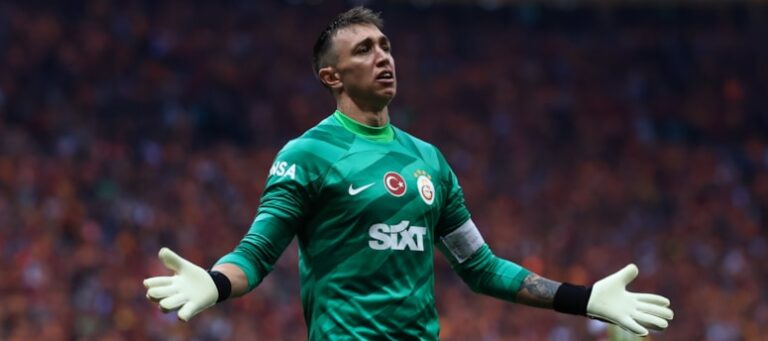 Fernando Muslera’dan inanılmaz hata