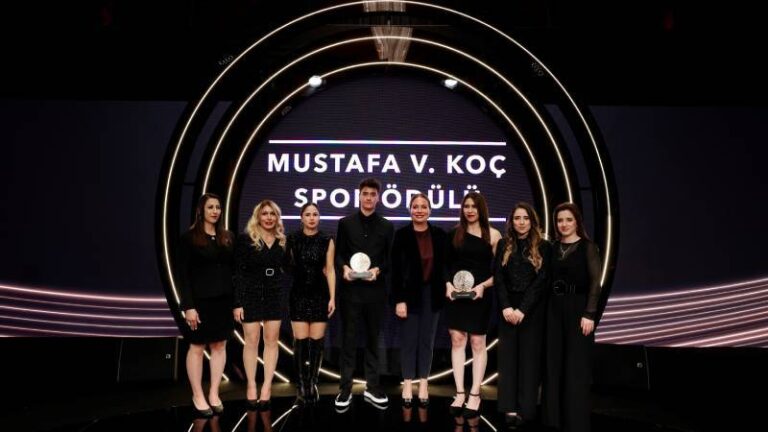 2024 Mustafa V. Koç Spor Ödülü Kuzey Tunçelli ve Golbol Kadın Milli Takımı’na verildi