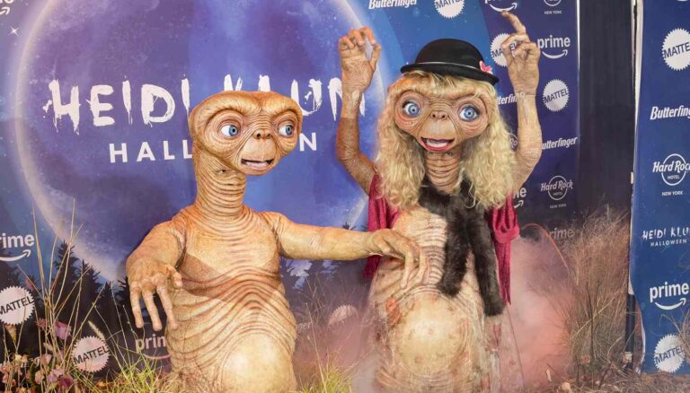 Heidi Klum E.T. kostümüyle görenleri şaşırttı