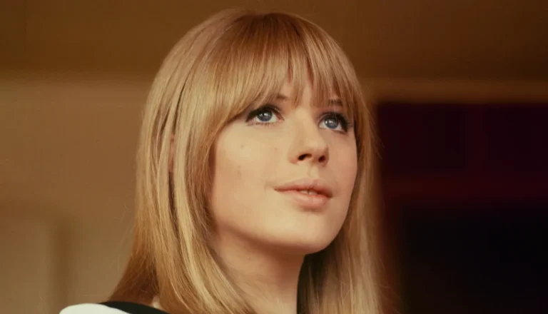 Marianne Faithfull hayata veda etti