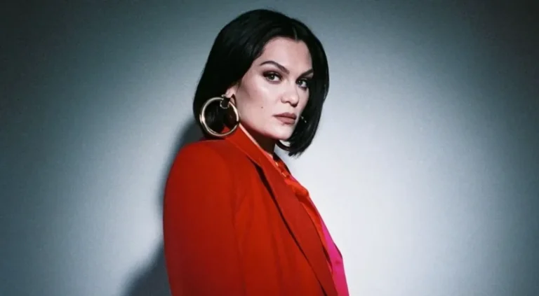 Jessie J gözyaşları içinde hayranlarıyla vedalaştı