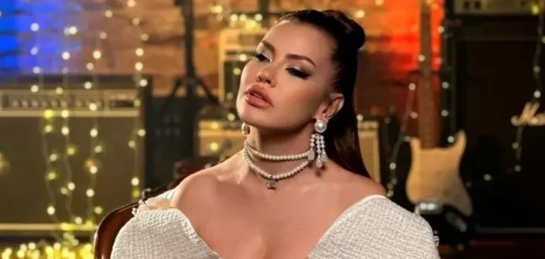 İran’da savaşın ortasında kalan şarkıcı Lara’dan Türkiye’ye döndü
