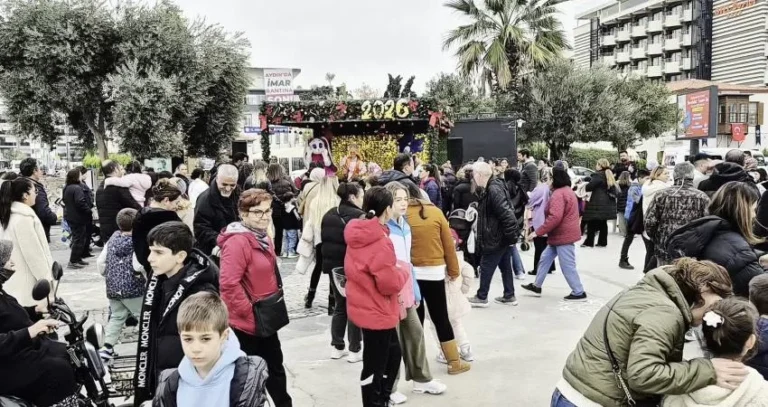 Kuşadası’nda yılbaşı etkinlikleri başladı