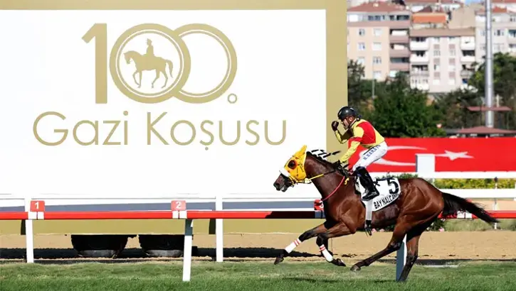 GAZİ KOŞUSU’NDA 100. YIL COŞKUSU YAŞANDI